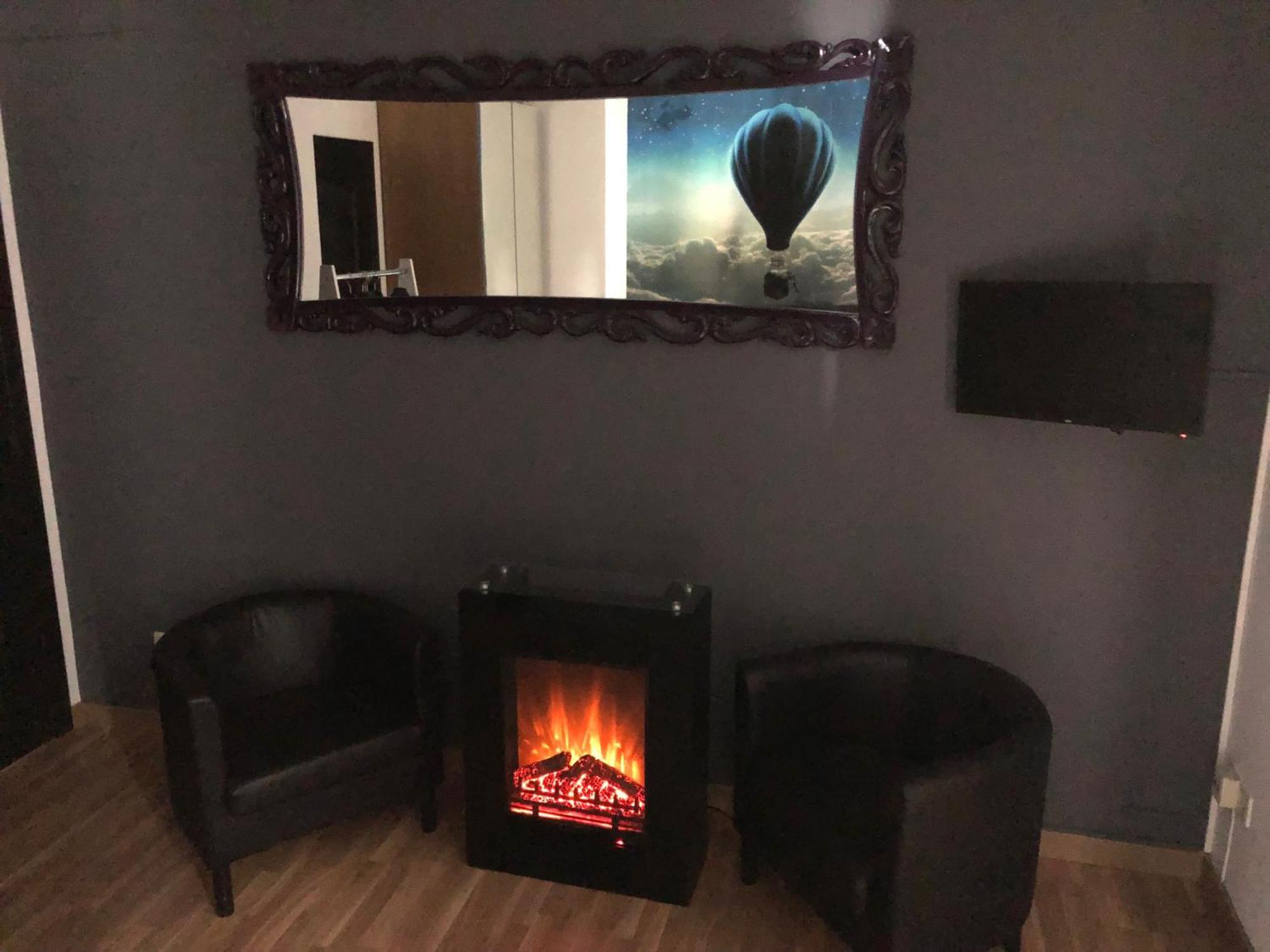 Queens Room with view,918392521:JPEG